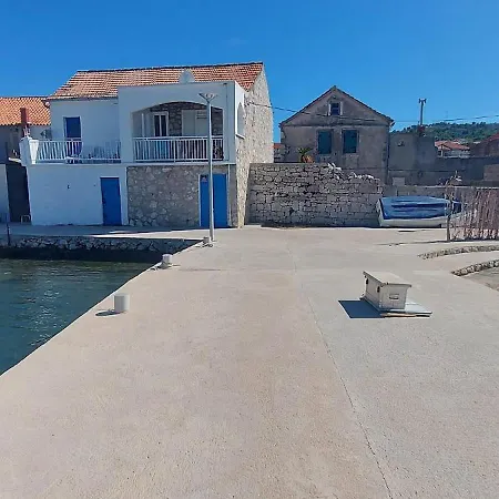 House Lucija With Berth In